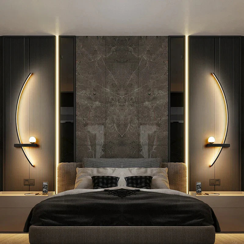 Skorter | Contemporary Edge Wall Lamp – Black & Gold Indoor/Outdoor Lighting for Modern Spaces