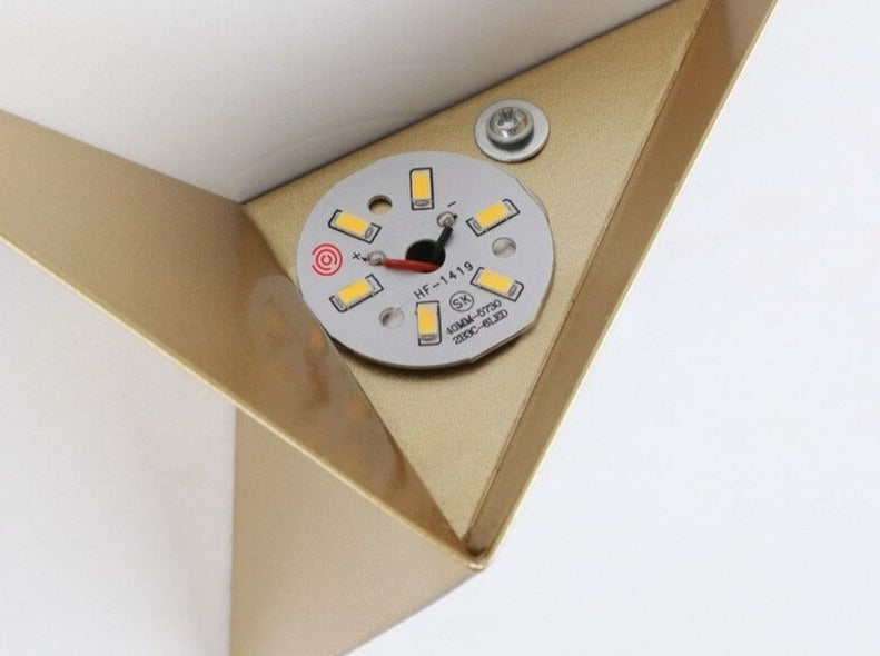 Skorter | TriGlow – Triangular Wall Lamp for Sleek, Modern Lighting