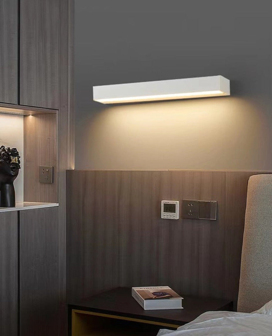 Skorter | GardenLux – Elegant Wall Lamp for Garden with Luxurious Glow