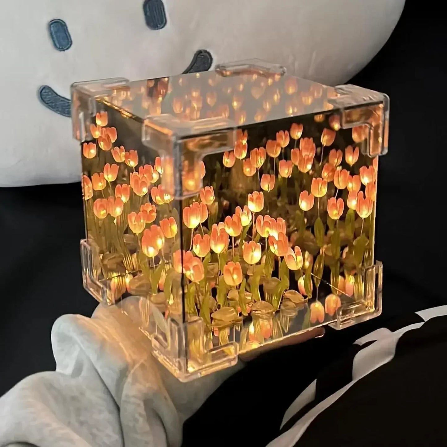 Skorter | MirrorBloom - DIY Mirror Cube Lamp with Tulip Design
