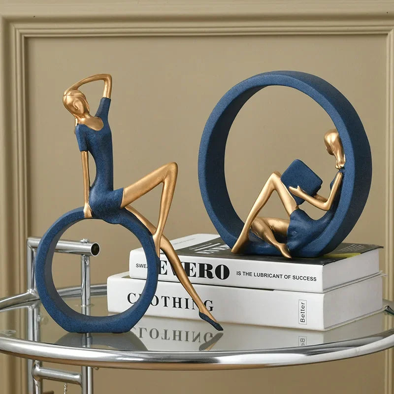 Skorter | Elegant Women's Reading Sculpture
