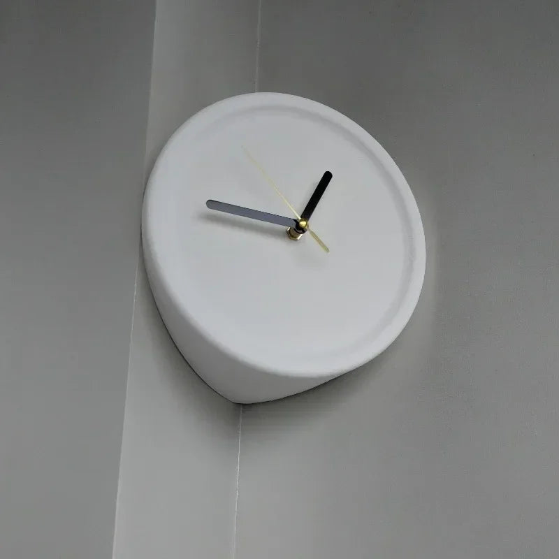 Skorter | SilentCorner - Silent Wall Clock without Drilling for Corners in the House