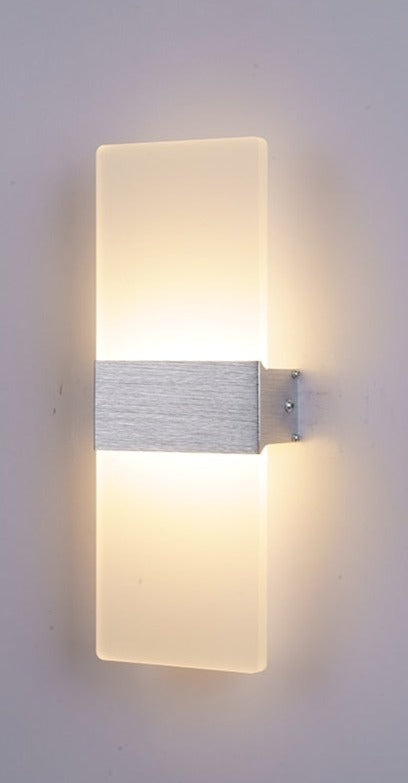Skorter | SoftBeam – Streamlined Wall Lamp Perfect for Bedrooms