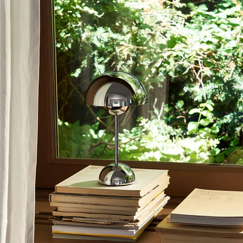 Skorter | Ullä - Chrome Flower Lamp