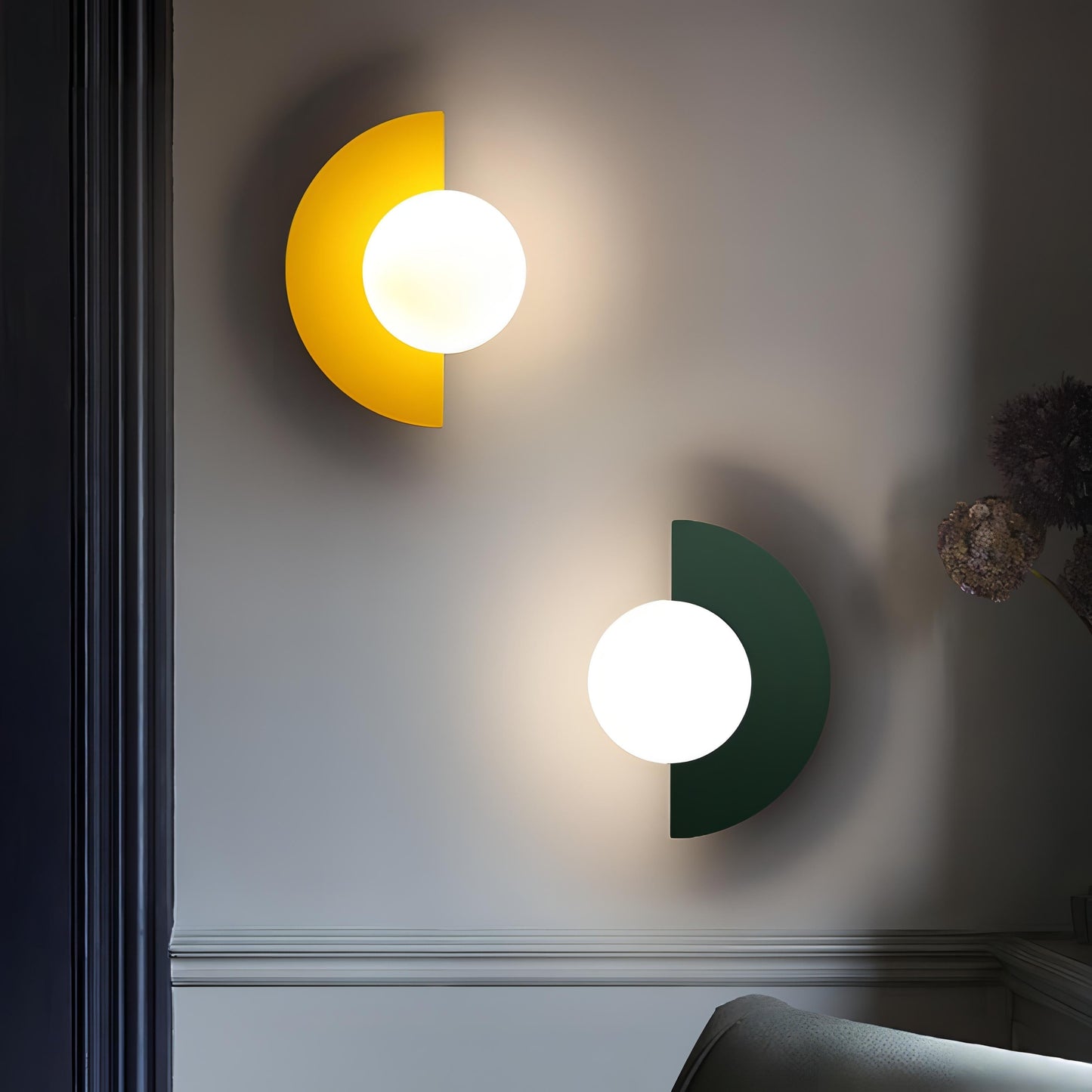 Skorter | Elegant half-circle shaped Nordic lamp for a cozier atmosphere