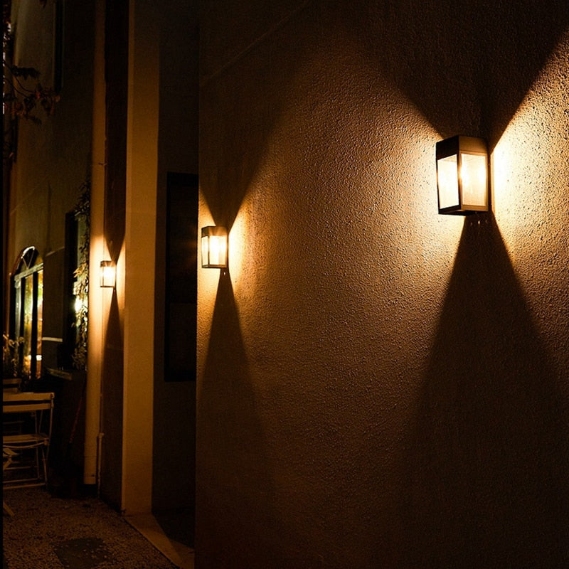 Skorter | GlowHaven – Wall Lamp for Garden Fences with Inviting Light