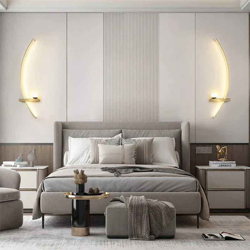 Skorter | Contemporary Edge Wall Lamp – Black & Gold Indoor/Outdoor Lighting for Modern Spaces