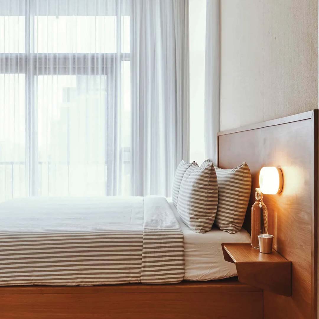 Skorter | LuxaLamp - Modern Elegant Wall Lamp with Luxury Finish