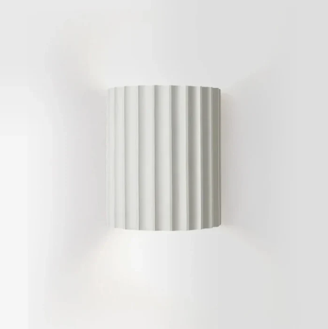 Skorter | Contemporary Resin Wall Lamp | Double-Sided Light Diffusion & Ideal for Modern Living Spaces, Bedrooms, Hallways