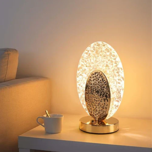 Skorter | Elegant table lamp in peacock design