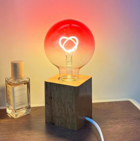 Skorter | GlowHeart – Dimmable LED lamp with heart pattern and color transition