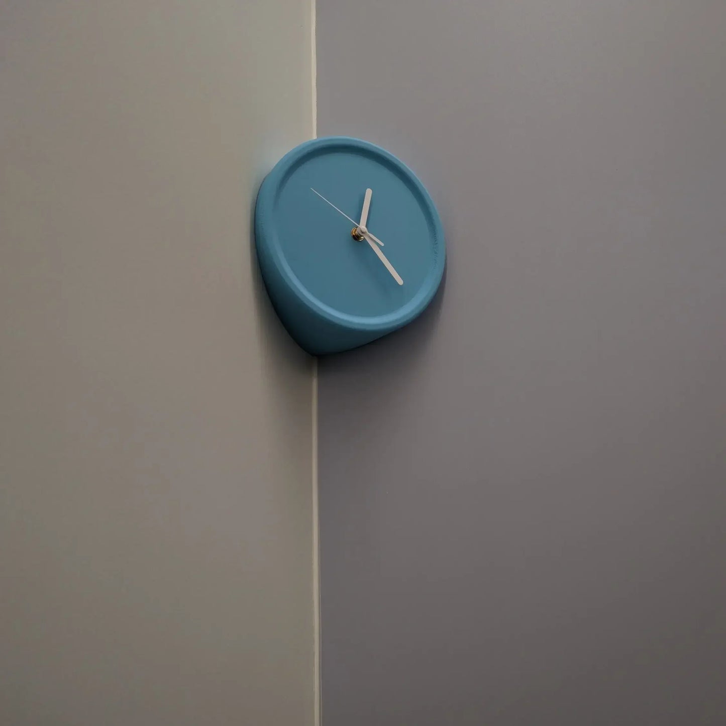 Skorter | SilentCorner - Silent Wall Clock without Drilling for Corners in the House