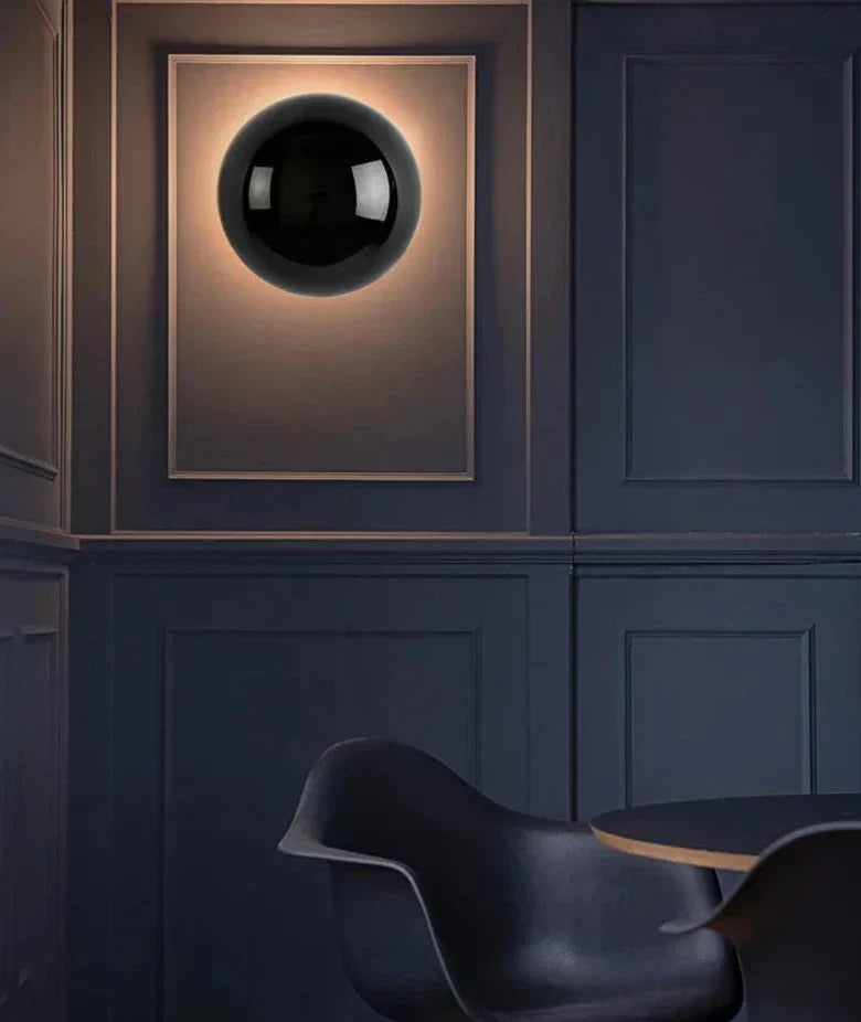 Skorter | AuroraLume – Nordic Wall Lamp in Aluminium and Acrylic