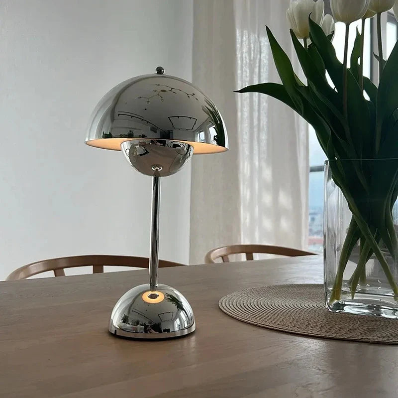 Skorter | Ullä - Chrome Flower Lamp