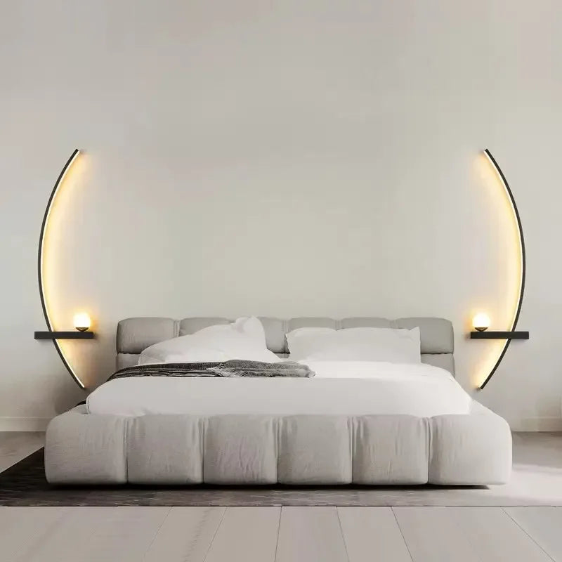Skorter | Contemporary Edge Wall Lamp – Black & Gold Indoor/Outdoor Lighting for Modern Spaces