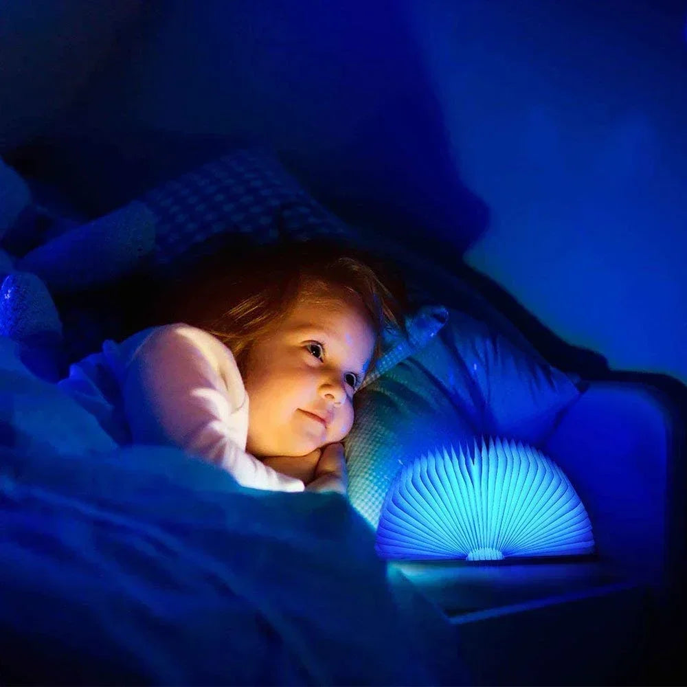 Skorter | LumiFold Elegant foldable table lamp