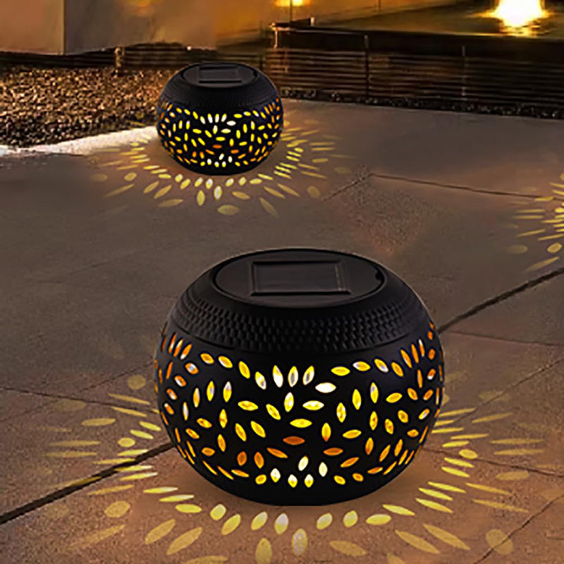 Skorter | Solar-powered decorative iron lamp