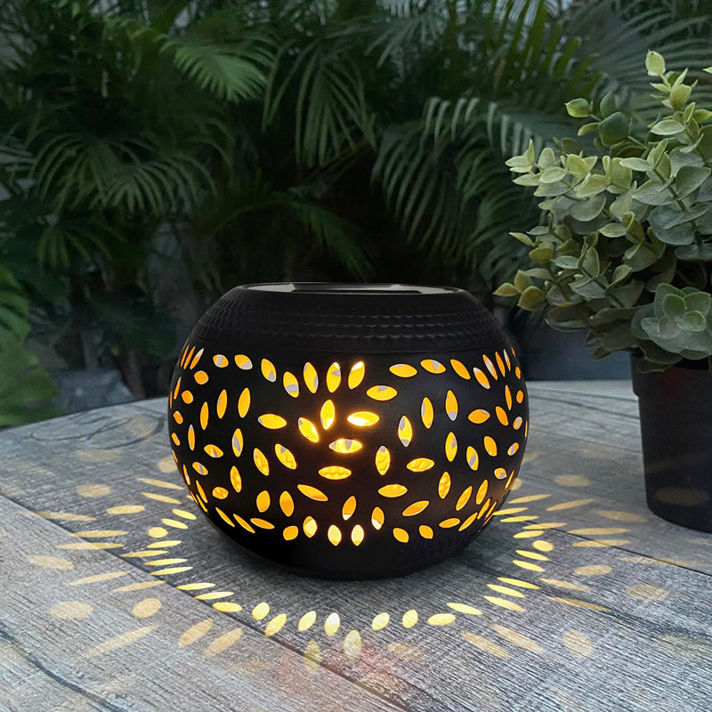 Skorter | Solar-powered decorative iron lamp