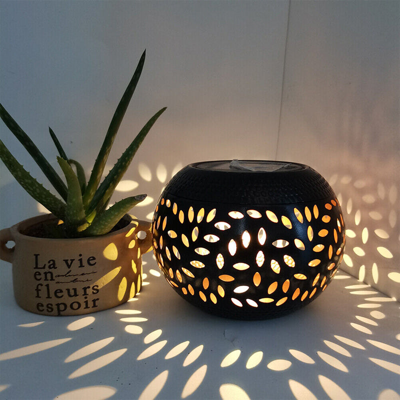 Skorter | Solar-powered decorative iron lamp