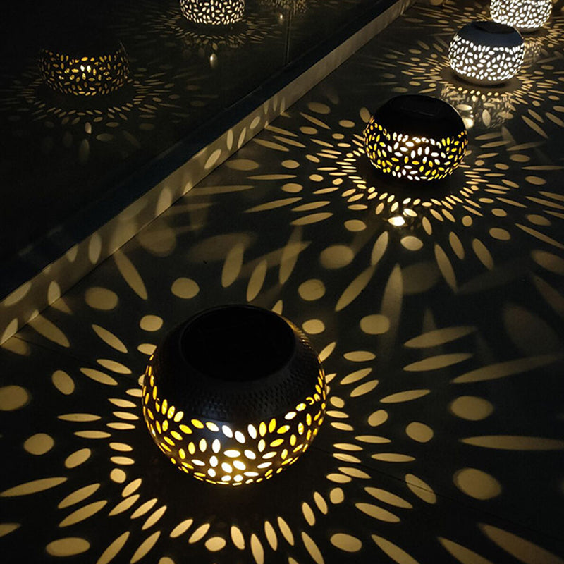 Skorter | Solar-powered decorative iron lamp
