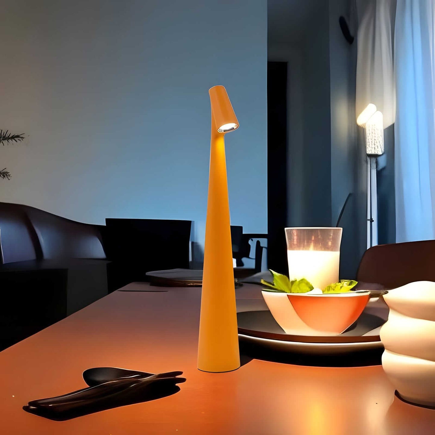 Skorter | LunaSlim Elegant Table Lamp with Wireless Functionality