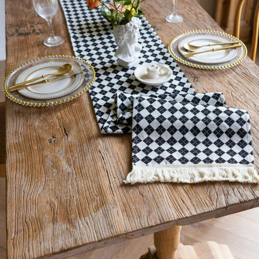 Skorter | Tasseled Diamond Checkered Table Runner