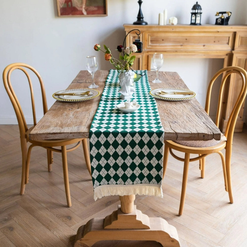 Skorter | Tasseled Diamond Checkered Table Runner