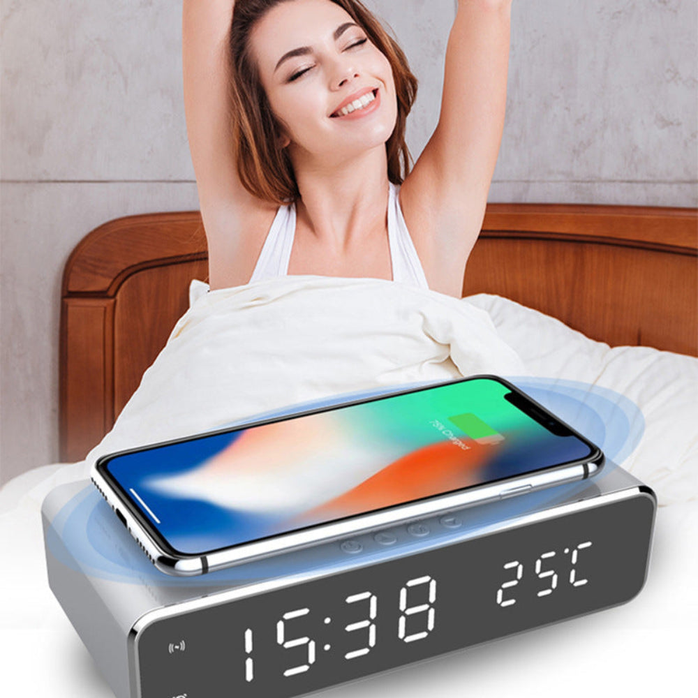 Skorter | TimeCharge – LED Alarm Clock with Built-In Wireless Charging Pad