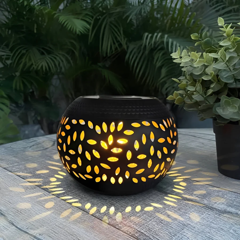 Skorter | Spotted Solar Garden Lighting - LumoPattern