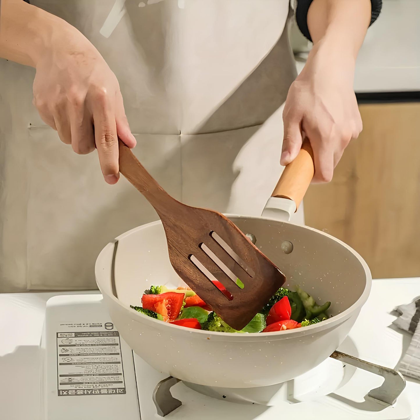 Skorter kitchen utensils in natural wood set