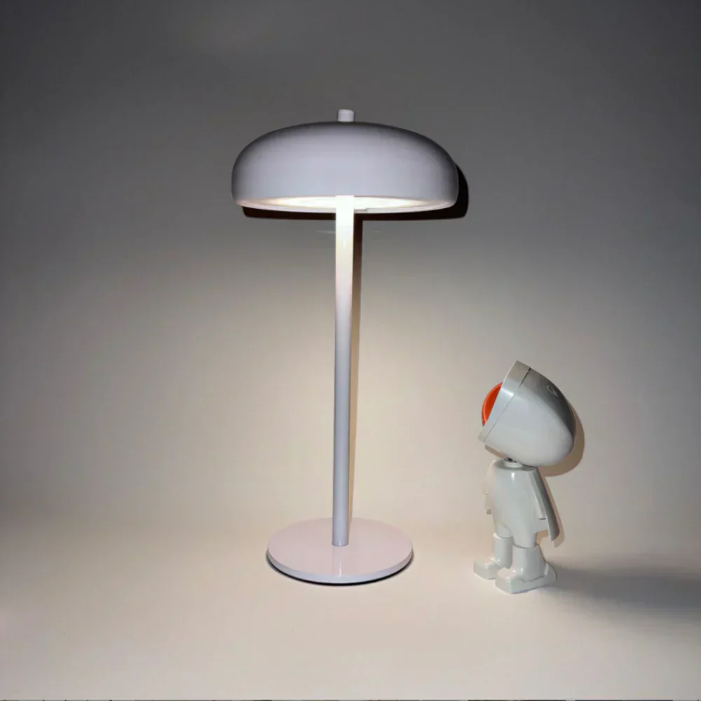 Skorter | Stylish Retro Table Lamp