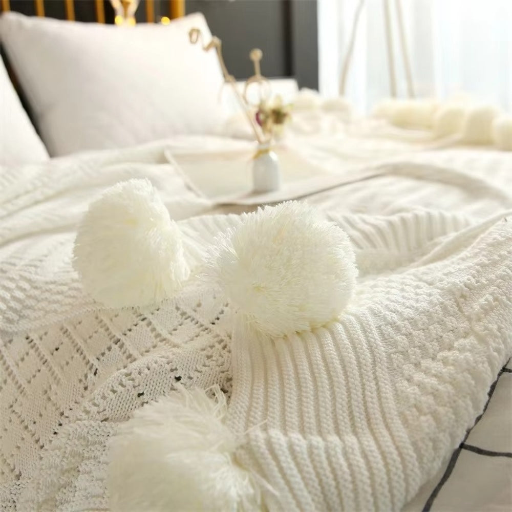 Skorter | Whimsy Fluffy Pom-Pom Macaron Blanket