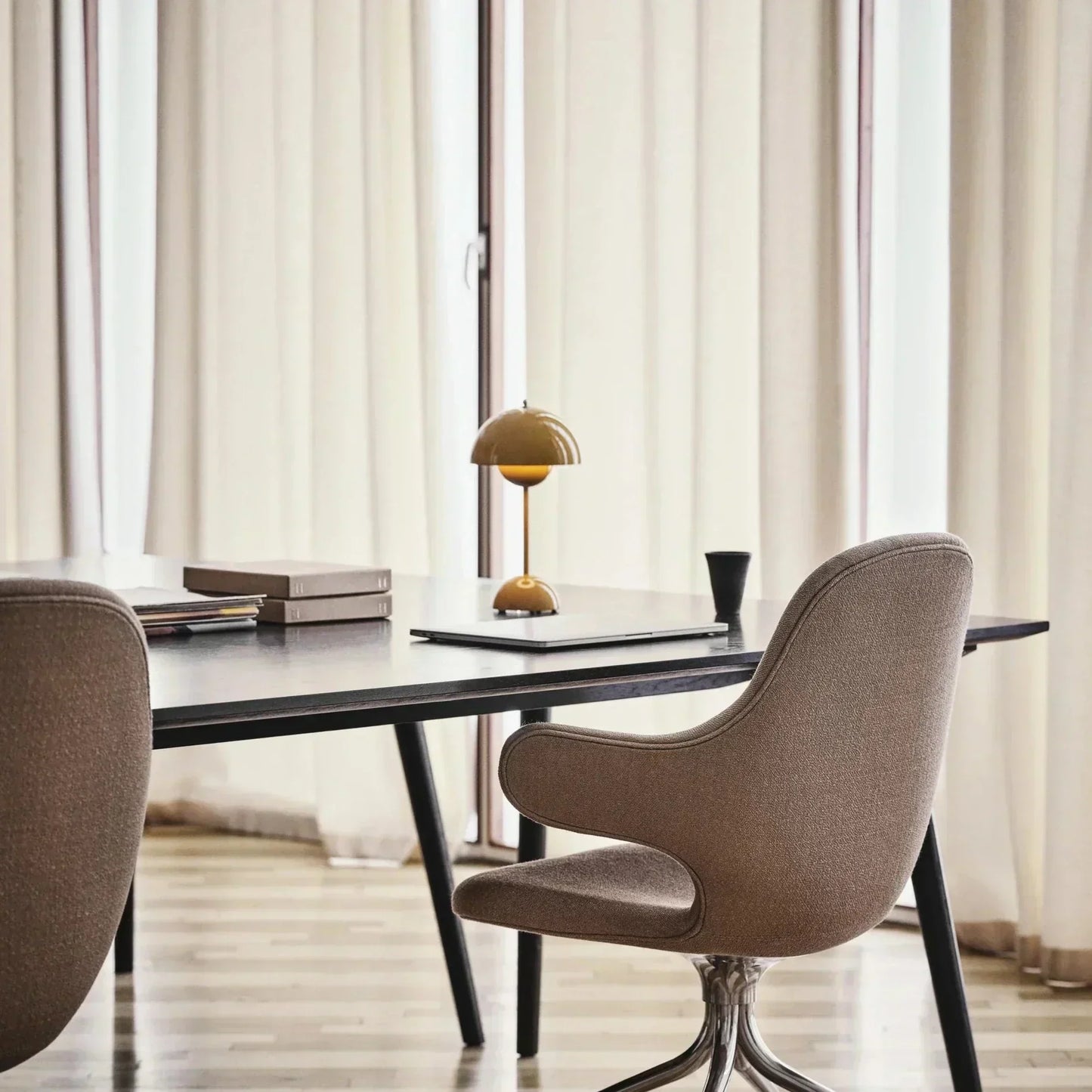 Skorter | ClassicGlow – LED Table Lamp