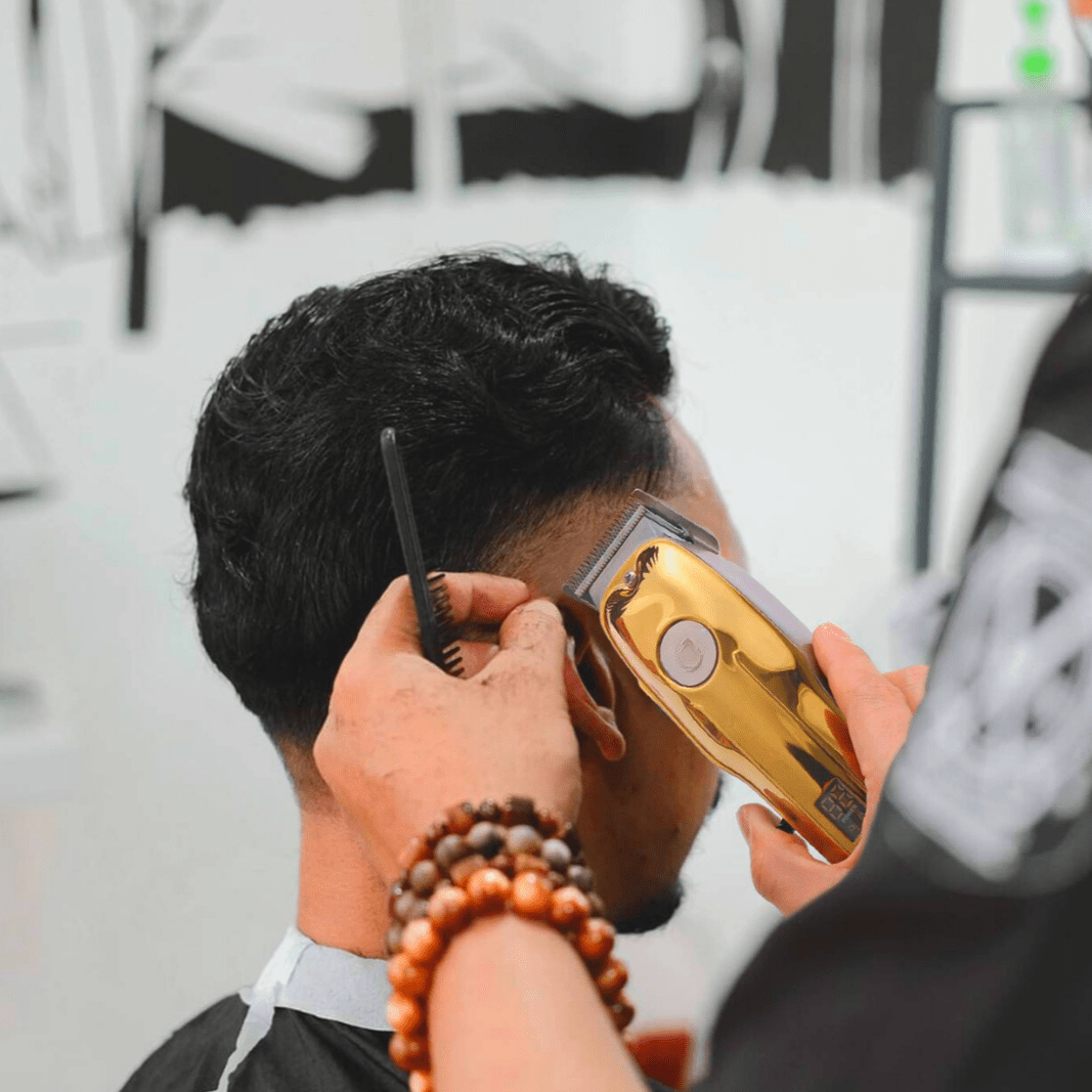 Skorter | Cordless hair trimmer with LED status display for precise styling