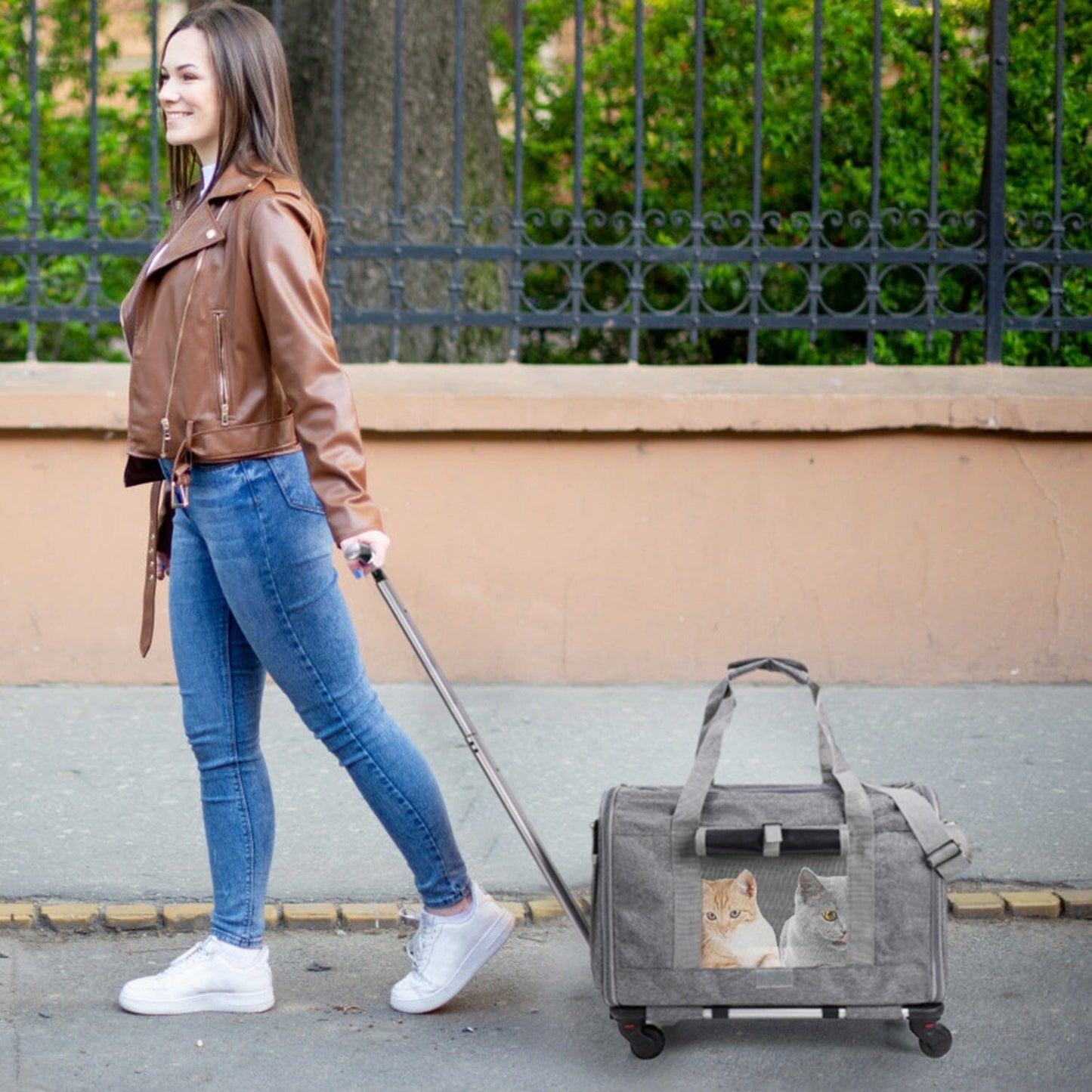 Skorter | Fly approved rolling pet carrier with telescopic handle shoulder strap