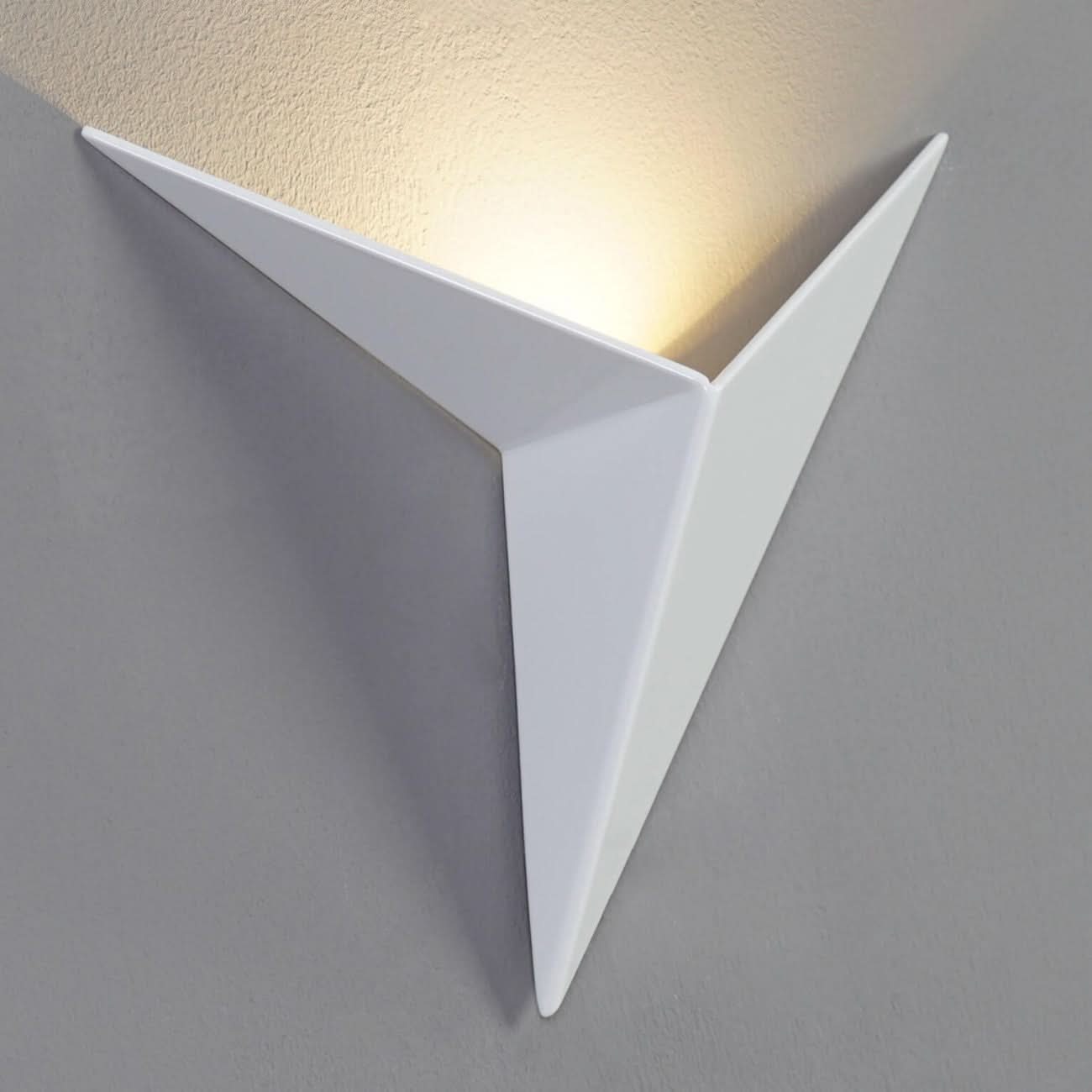 Skorter | Modern LED Triangular Wall Lamp for Stylish Interiors