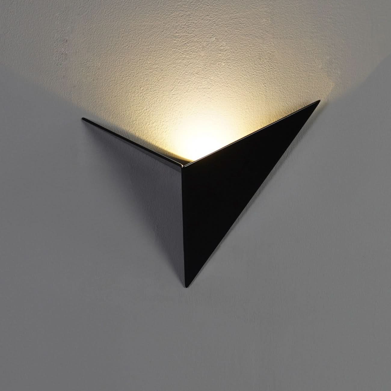 Skorter | Modern LED Triangular Wall Lamp for Stylish Interiors