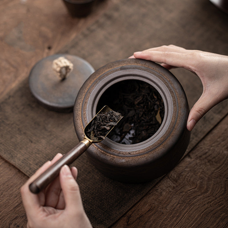 Skorter storage in ceramic