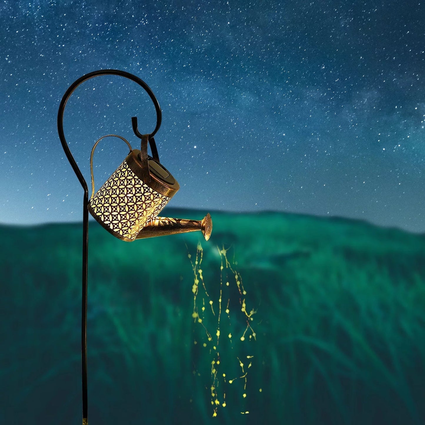 Skørter | Solvannfall Watering Can with Garden Lighting & Shepherd's Pole