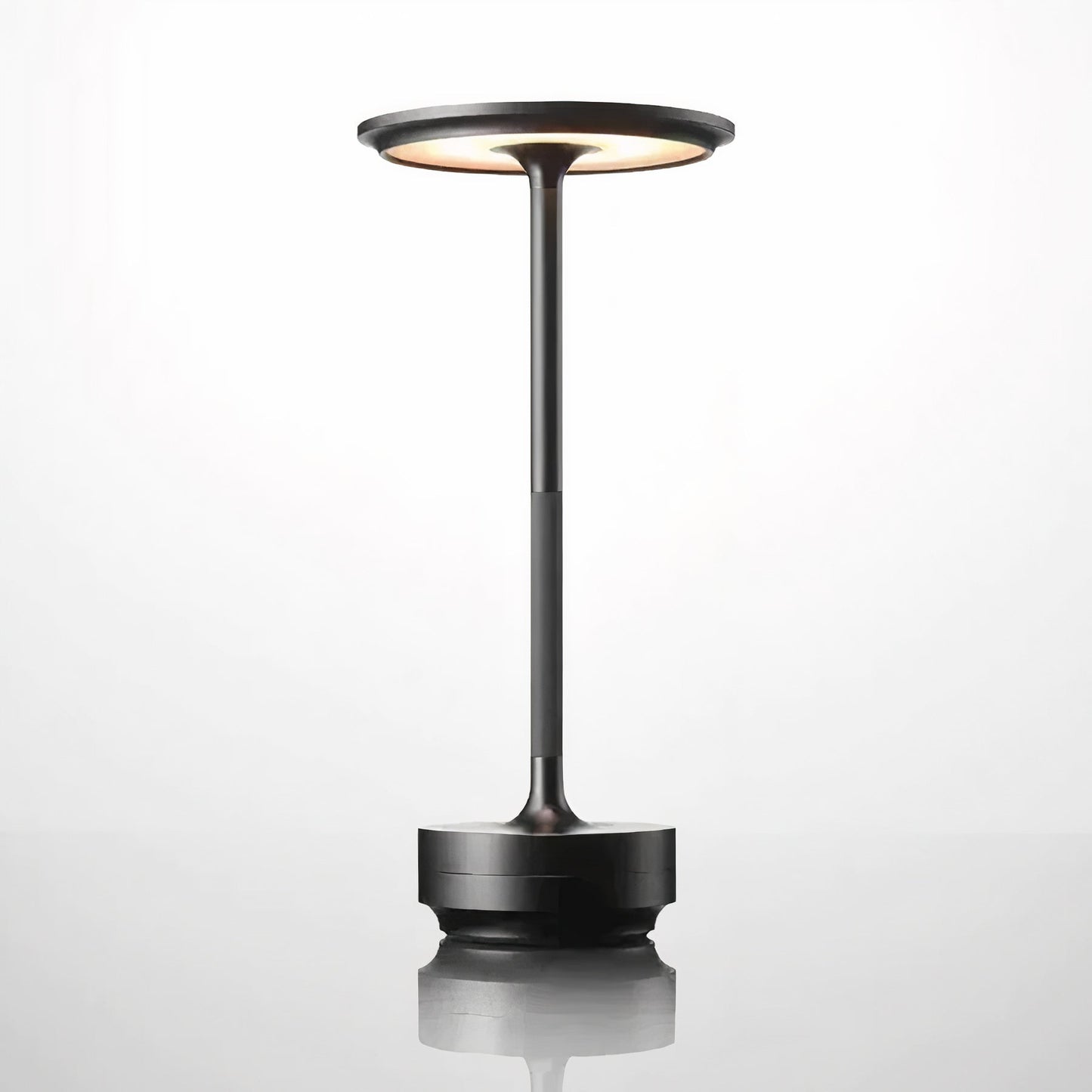 Skorter | LumenArt - Create an Atmosphere of Elegance with Thomas Table Lamp from LumenArt