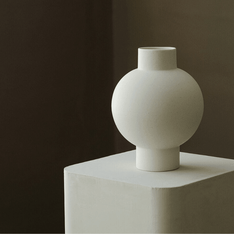 Skorter | BOSHA – Elegant ceramic vase for timeless aesthetics