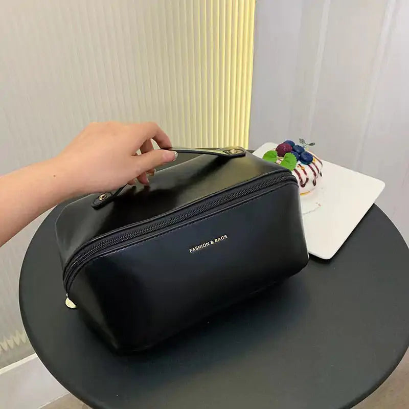 Skorter | All-in-1 Make-up Bag
