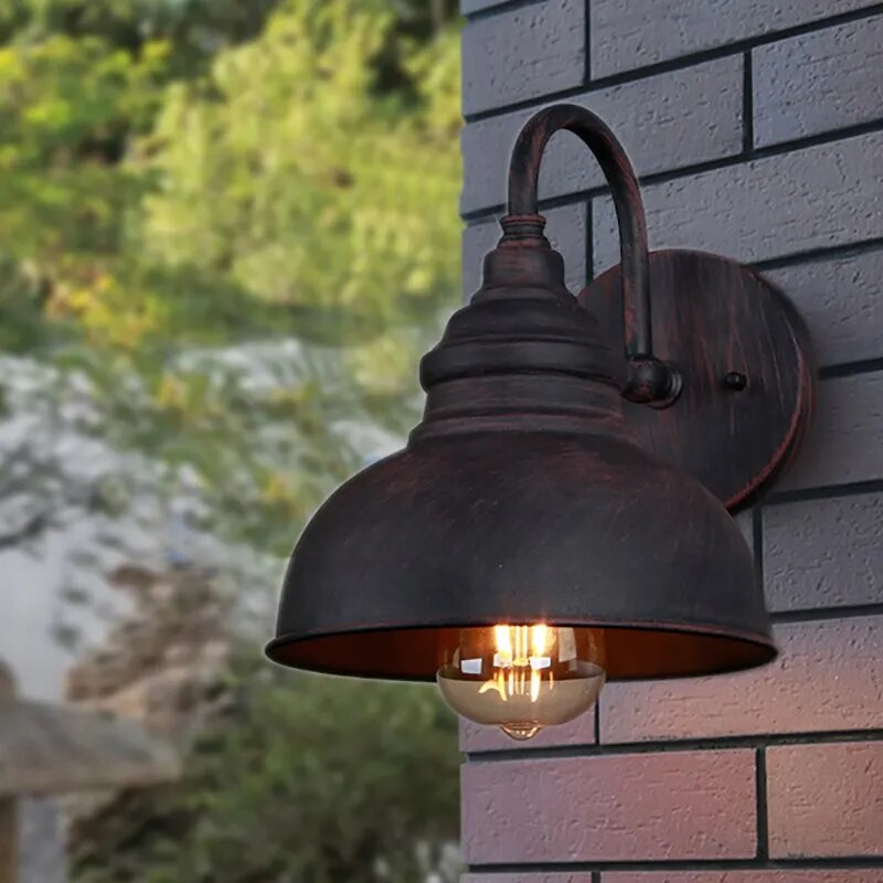 Skorter | RetroLys - Classic Outdoor Wall Lamp