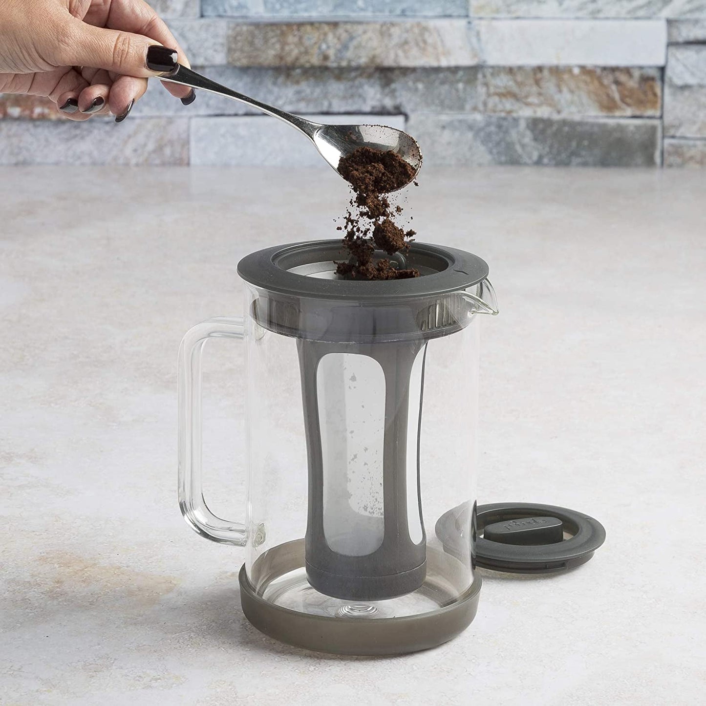 Skørter | Cold Brew Iced Coffee Maker with durable glass carafe and airtight lid, dishwasher safe, perfect 6 cup size, 1.6 qt
