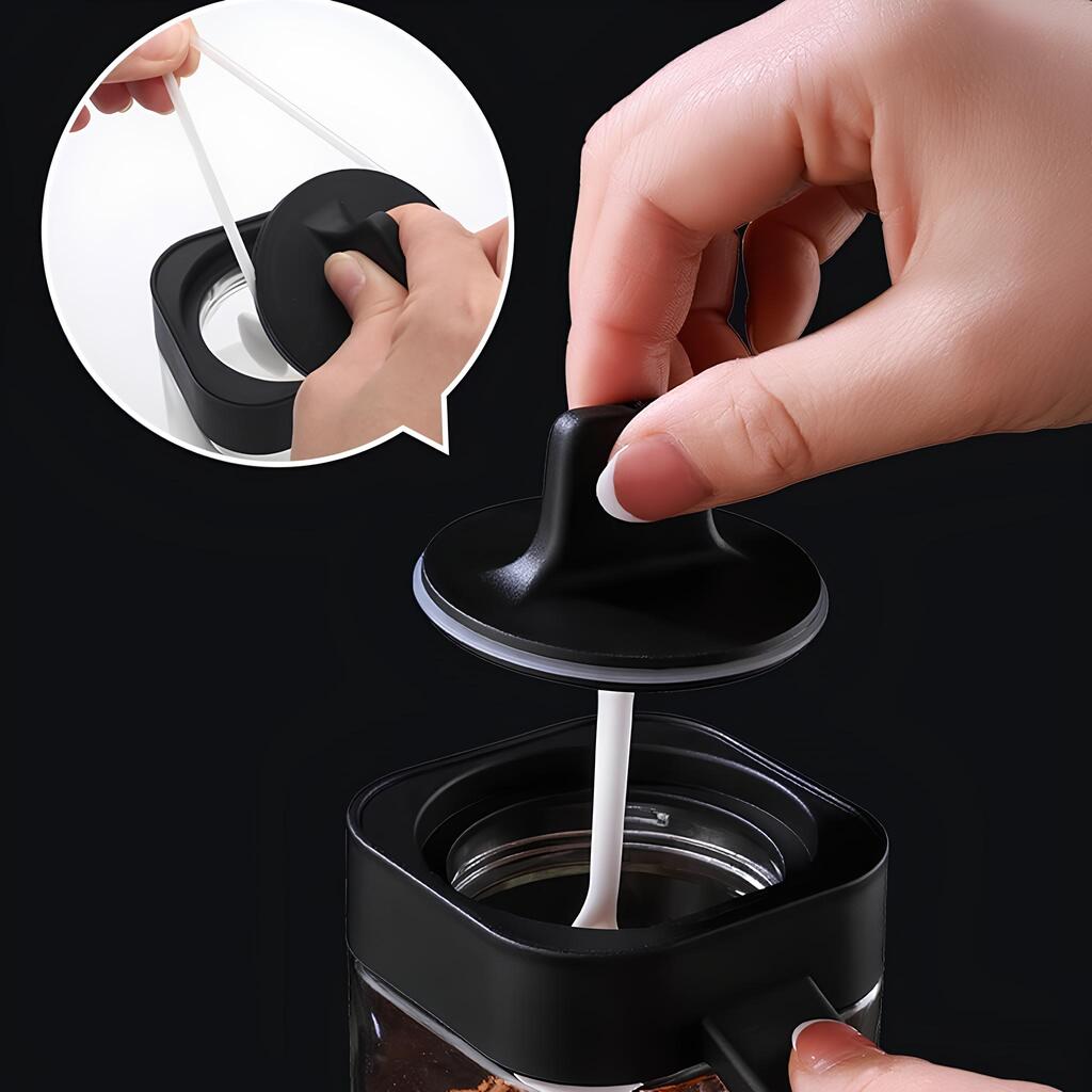 Skorter spice jar with tray and integrated spoons