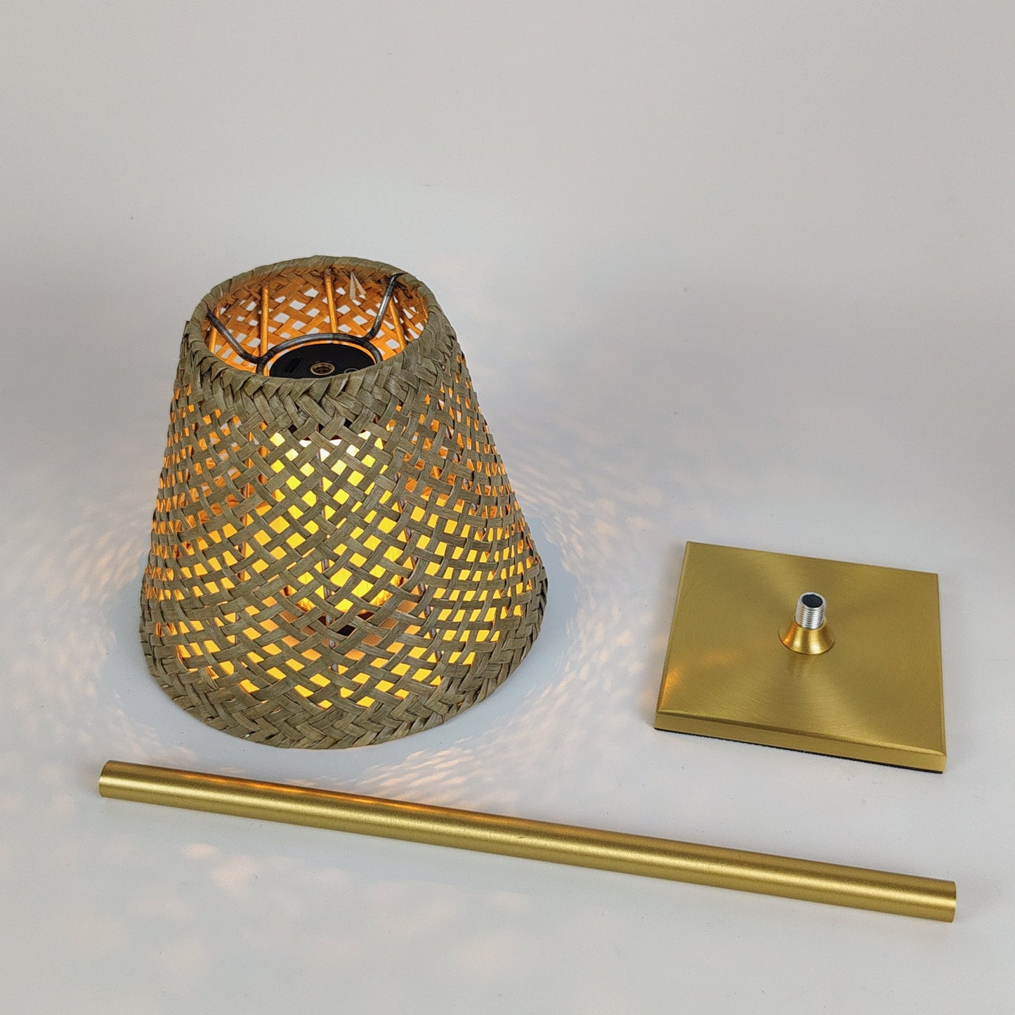 Skorter | LumiTerras – Wireless LED Table Lamp, Dimmable Outdoor Lighting for the Terrace and Garden