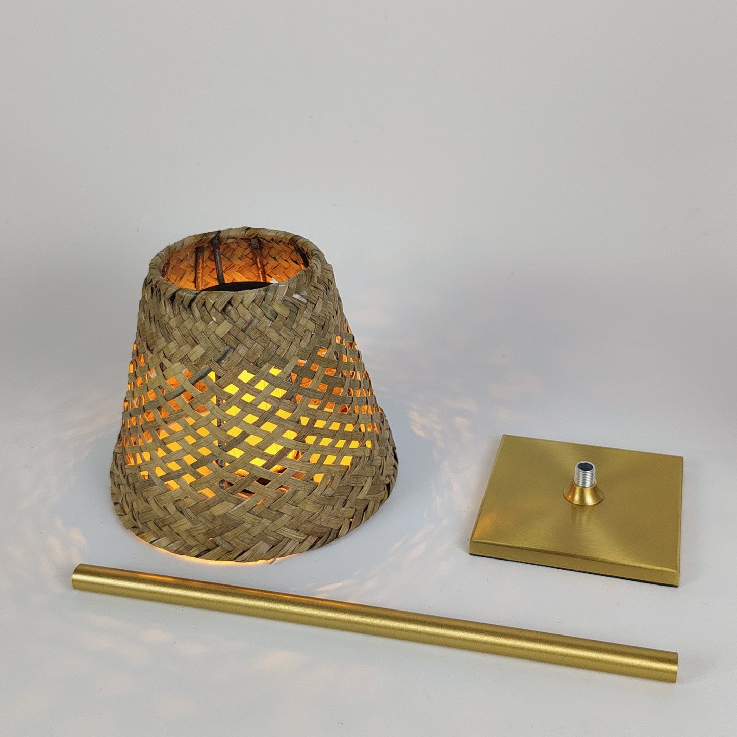 Skorter | LumiTerras – Wireless LED Table Lamp, Dimmable Outdoor Lighting for the Terrace and Garden
