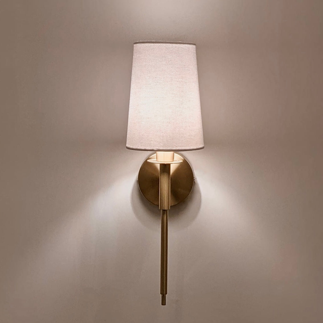 Skorter | Dulcie Gold Wall Lamp with White Shade