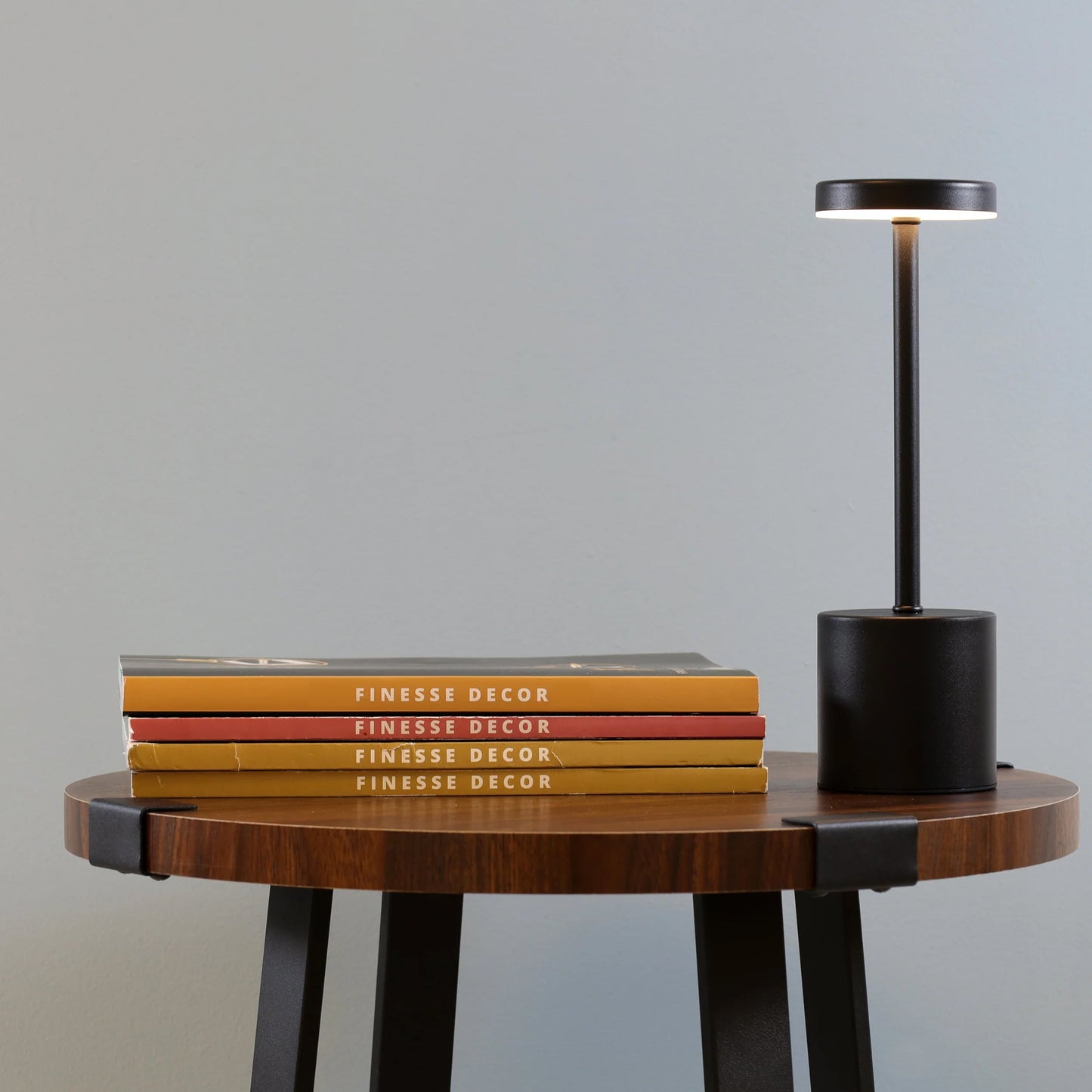 Skorter | Pulse rechargeable table lamp // Black