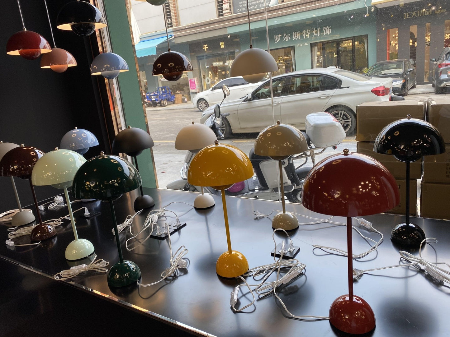 Flowerpots Table Lamp - SKØRTER